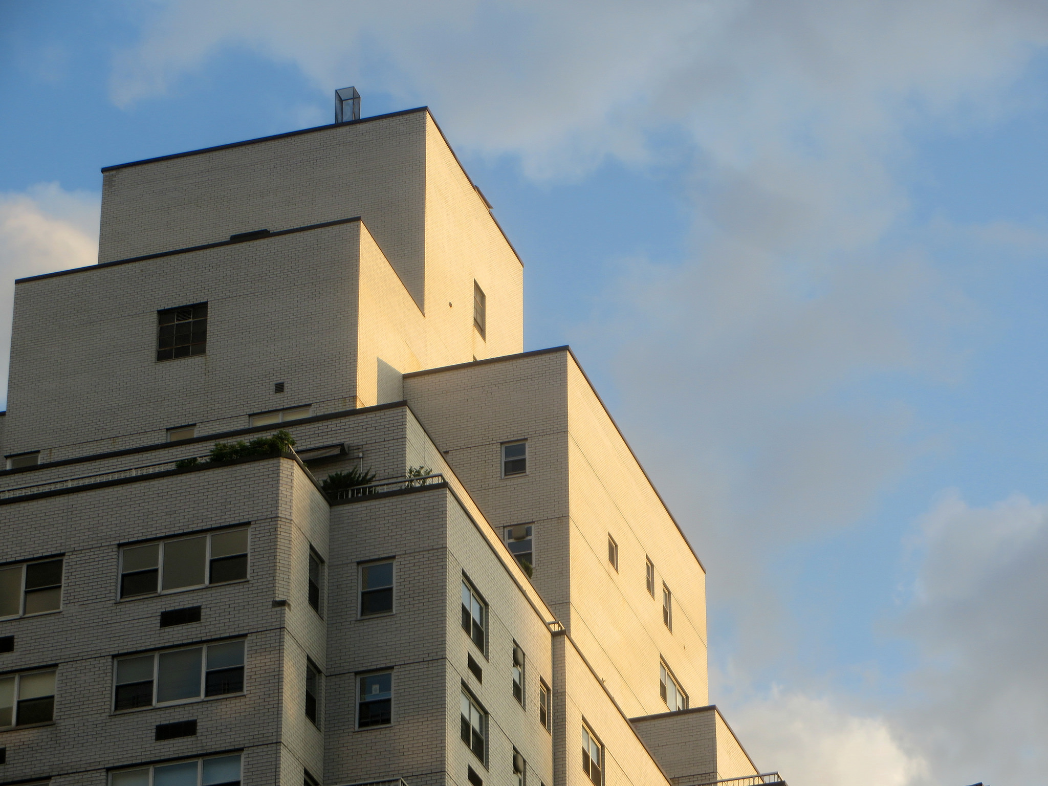 "Good Girls Revolt"—from the comfort of their giant 1960s apartments